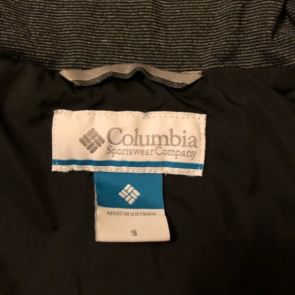 Columbia Vest (colour is similar to a dark denim) - Picture 3 of 3